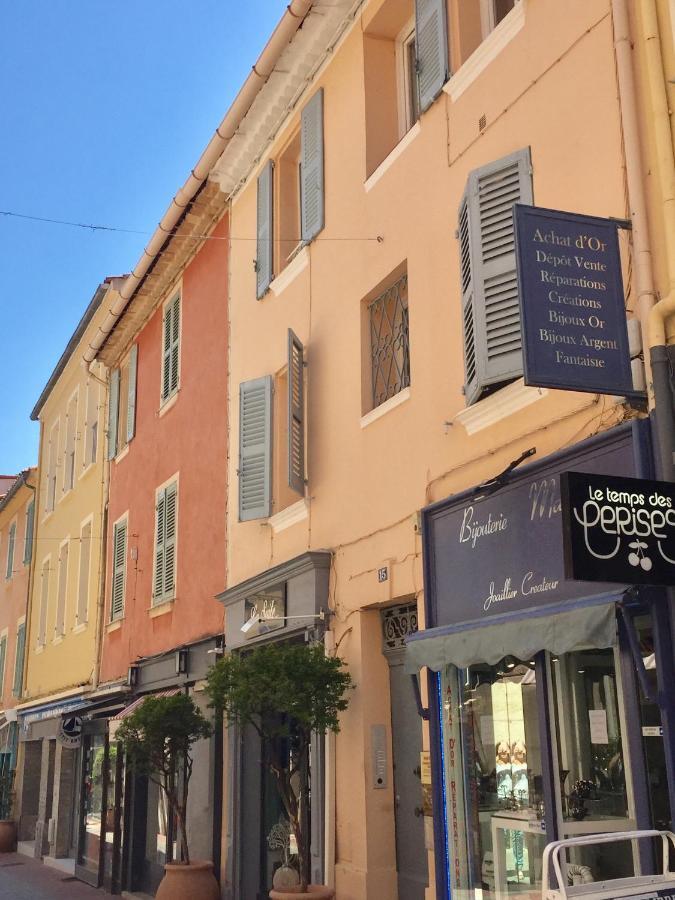 Superbe Studio Sur Le Port Et Rue Pietonne Sanary-sur-Mer Luaran gambar