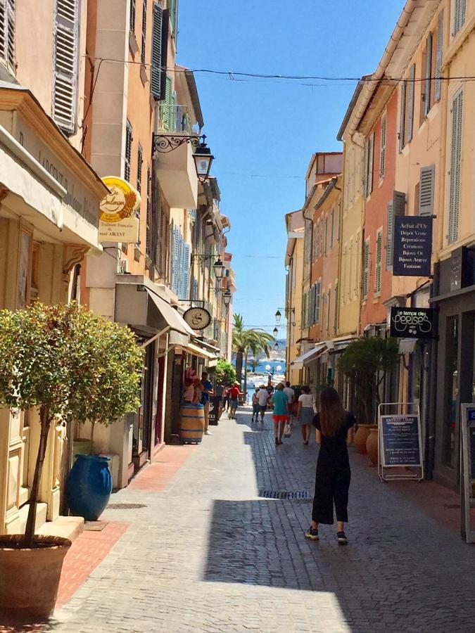 Superbe Studio Sur Le Port Et Rue Pietonne Sanary-sur-Mer Luaran gambar