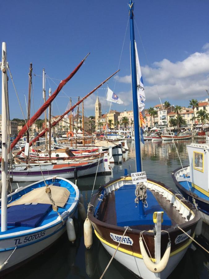 Superbe Studio Sur Le Port Et Rue Pietonne Sanary-sur-Mer Luaran gambar